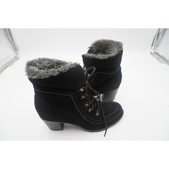 Isotoner Joanne Blacc Suede Faux Fur Lined Lace Up Ankle Boots Lug Sole Sz 8.5M - Picture 1 of 9